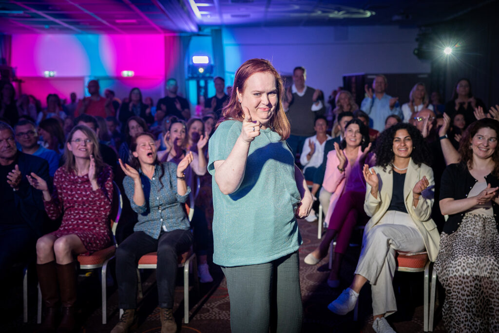 Verena Petermann vor Publikum: Foto: Justin Bockey